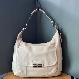 Beautiful Coach smooth leather hobo bag in excellent condition!